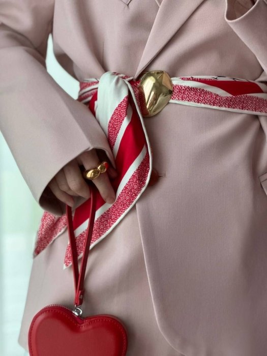 Образ із шарфом - фото