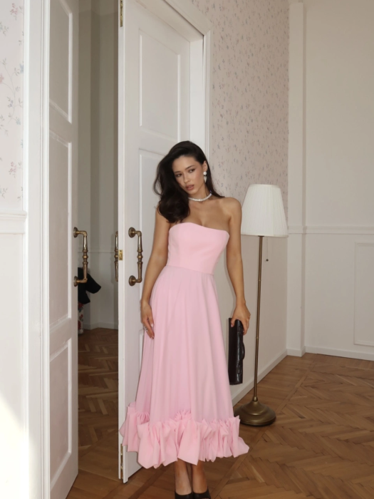 Модные корсетные платья на выпускной 2026, фото