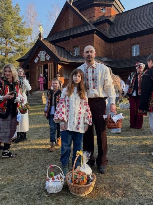 Как украинские звезды святят пояса, фото