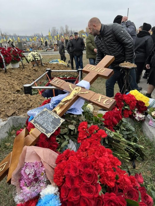 Могила Вячеслава Узелкова, фото