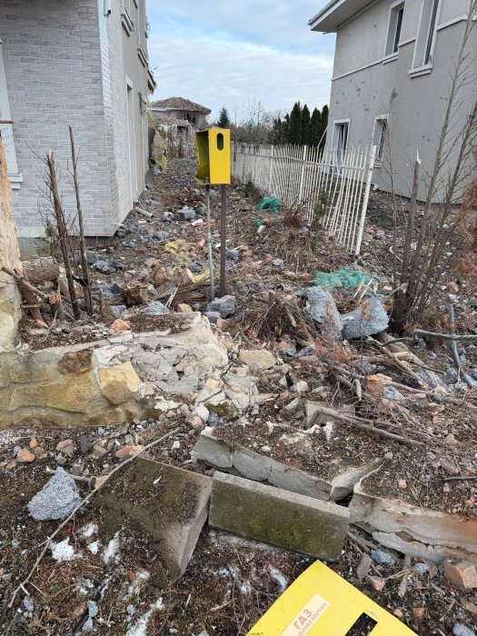 Наслідки обстрілу будинку Володимира Остапчука