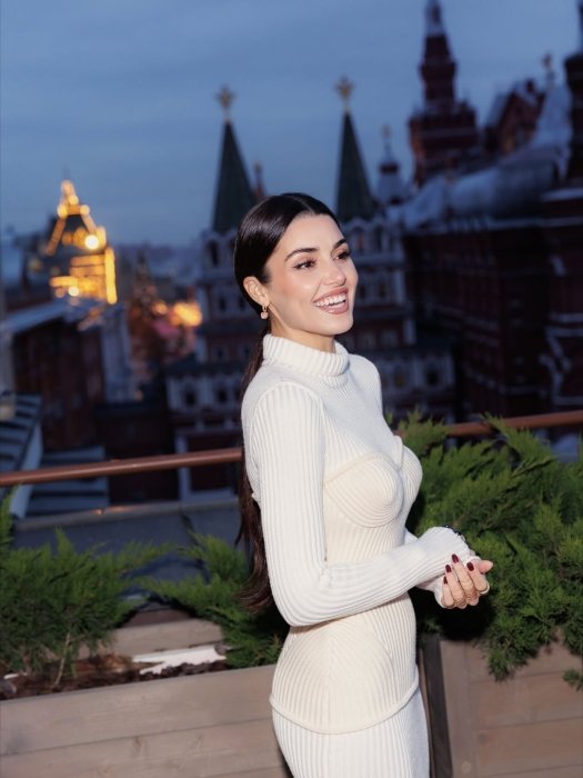 Акторка з Туреччини гучно відсвяткувала 32-річчя в москві