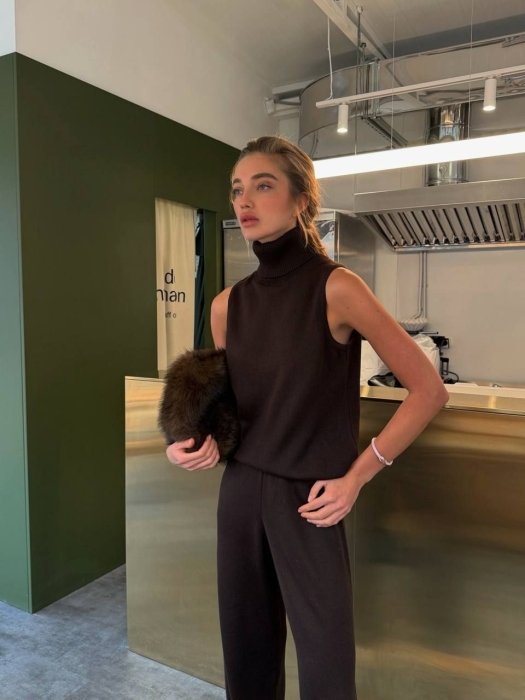 Гольф без рукавов.