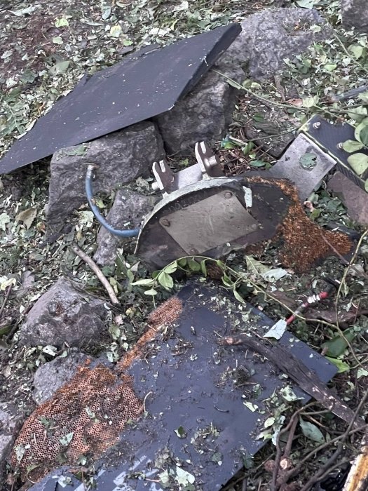 Маргарита Сичкарь показала обломки дрона