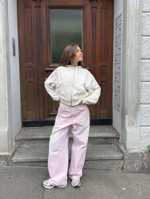 Модные джинсы весна-лето 2026, фото