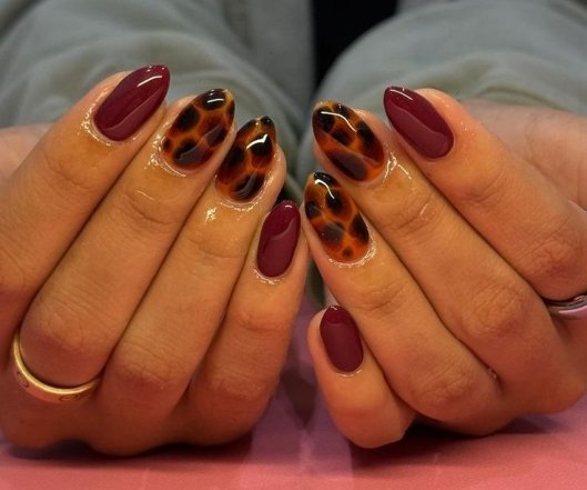 Самые модные ногти на осень — бордовые оттенки