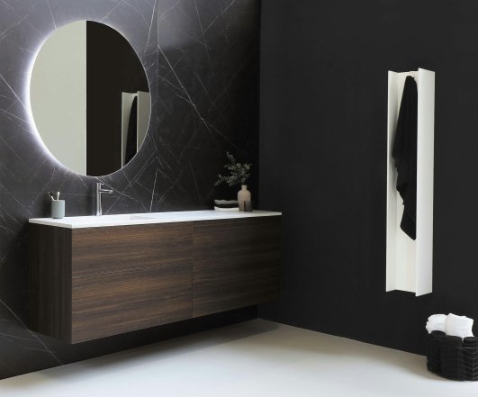 Черные стены из керамогранитной плитки