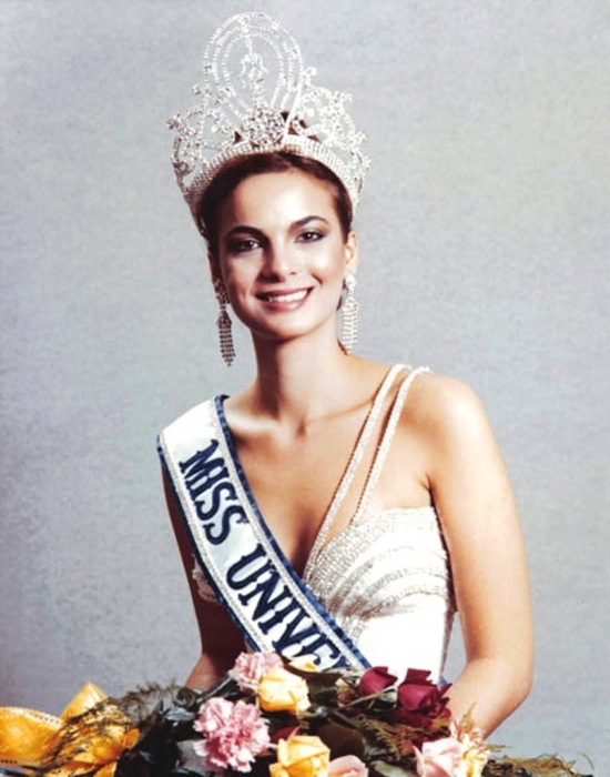 Как менялись каноны красоты: вспоминаем всех победительниц конкурса "Мисс Вселенная" (ФОТО) - фото №28