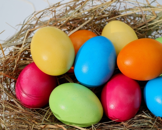 цветные пасхальные яйца, фото
