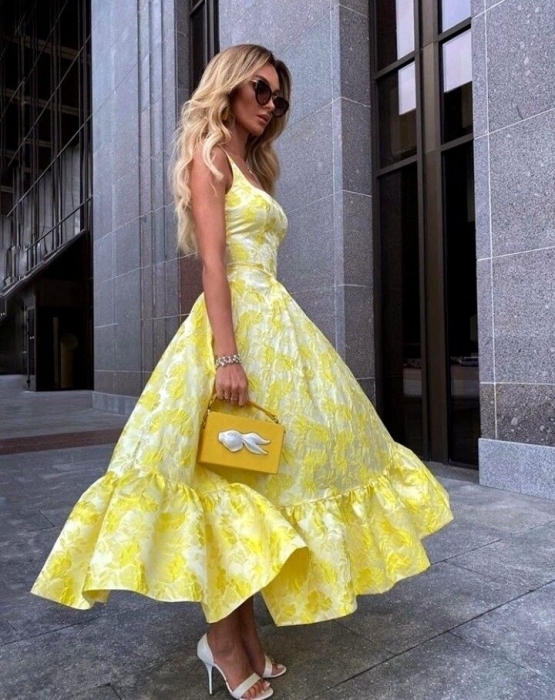 Жовті сарафани та сукні: дизайнери представили модні новинки для літа 2023 (ФОТО) - фото №2