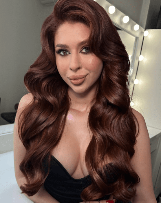 Легкие локоны на выпускной, фото