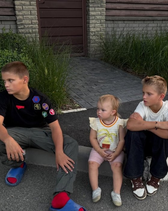 Дружина Усика показала дітей чоловіка і привітала зі святом - фото