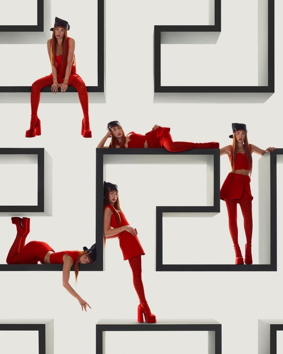 Рыжая бестия: Дуа Липа снялась в рекламной кампании Versace (ФОТО) - фото №4