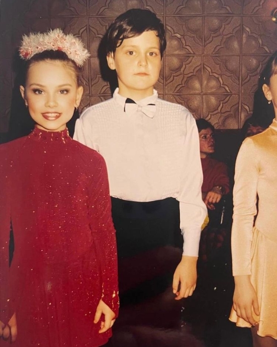 Представительница Украины на "Мисс Вселенная" Виктория Апанасенко очаровала Сеть своими детскими фото - фото №3