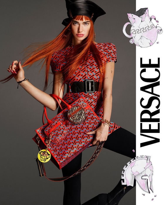 Рыжая бестия: Дуа Липа снялась в рекламной кампании Versace (ФОТО) - фото №2