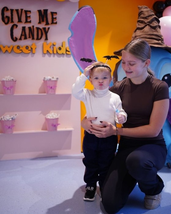 Дружина Усика показала дітей чоловіка і привітала зі святом - фото