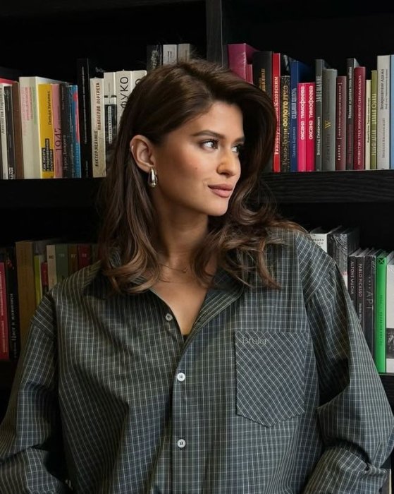 Модні стрижки на середню довжину 2026 - фото