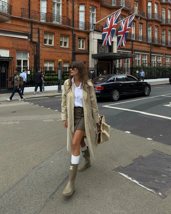 Стильные образы с резиновыми сапогами