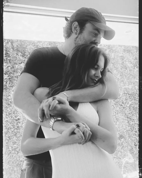 Дочь Антонио Бандераса Стелла вышла замуж за своего друга детства Алекса Грушинского.