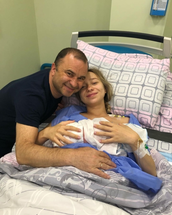 Виктор Павлик стал отцом в четвертый раз: певец показал фото новорожденного сына - фото №1