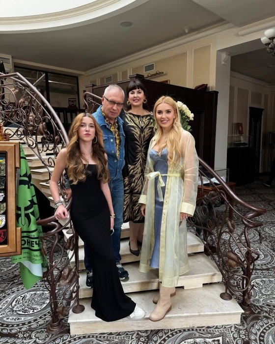 Анна Буткевич поздравила отца с днем рождения – как живет владелец АТБ