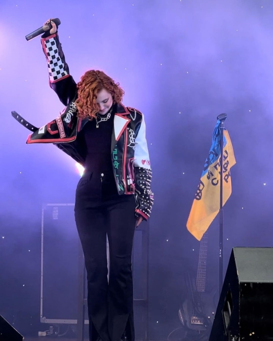 Победа рассвета над тьмой: участница Детского Евровидения презентовала мотивирующую песню - фото №2