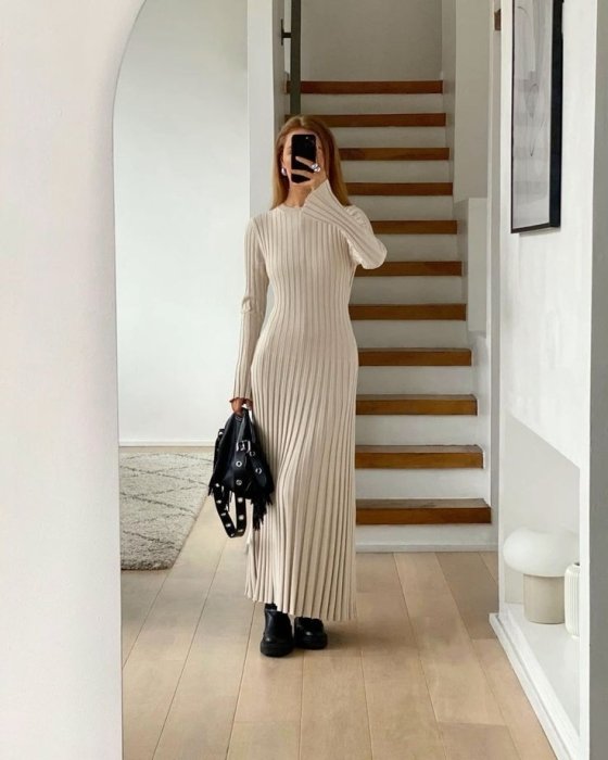 Трикотажна сукня міді, фото