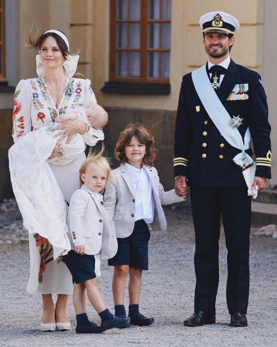 Шведский принц Карл-Филипп и принцесса София крестили 4-месячного сына (ФОТО) - фото №1