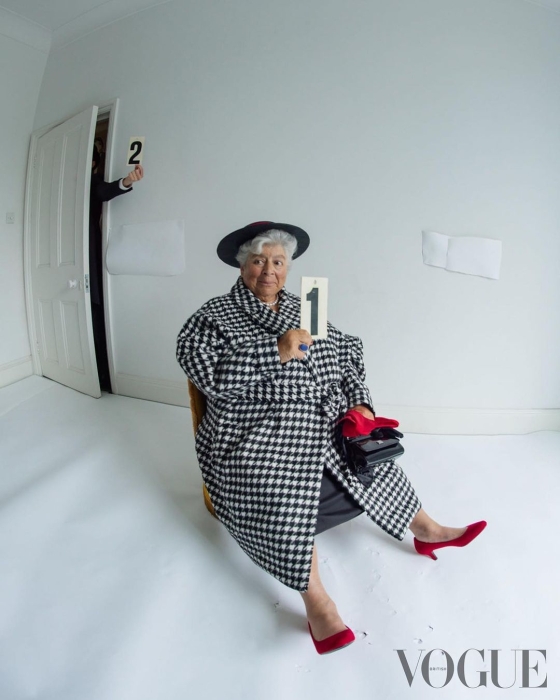 "Ненавижу свою большую грудь": 82-летняя звезда "Гарри Поттера" обнажилась для Vogue (ФОТО) - фото №6