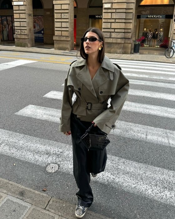 Модные укороченные тренчи в осенних образах.