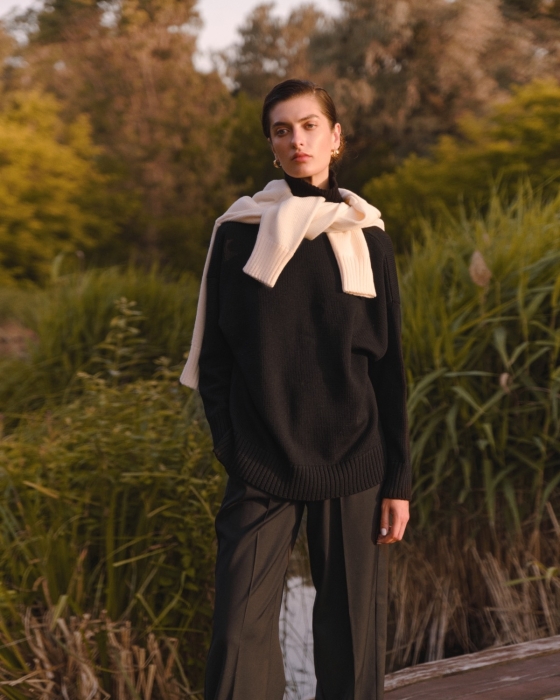 Структурированные пиджаки, трикотажные платья и туники в новой коллекции L.A.B BY TERNOVSKAYA - фото №4