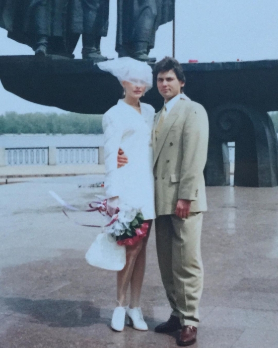 В честь 25-летия брака Ольга Сумская показала архивные фото со свадьбы - фото №1