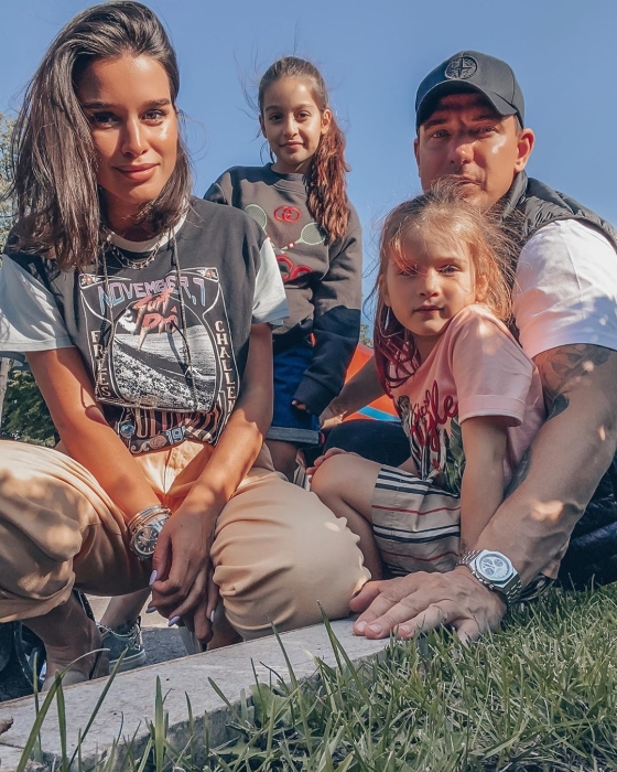 Ксения Бородина и ее муж Курбан Омаров с дочерьми