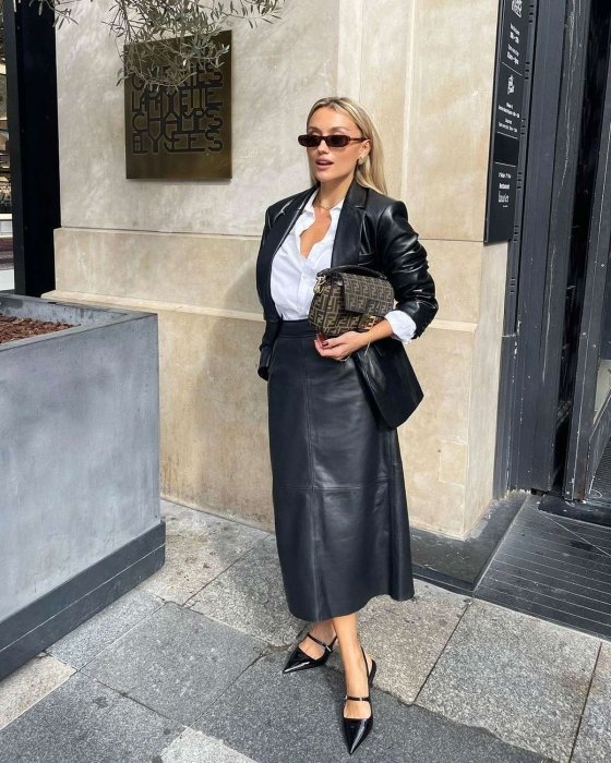 Модные кожаные юбки 2025, фото