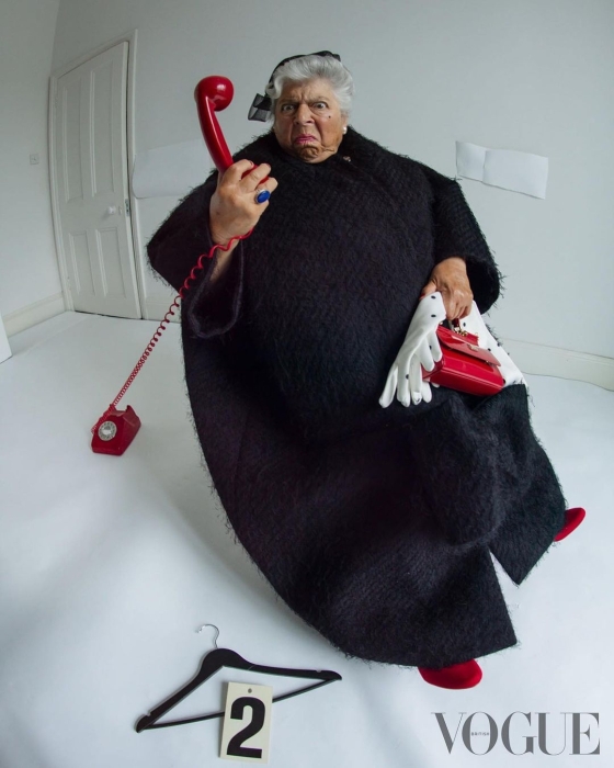 "Ненавижу свою большую грудь": 82-летняя звезда "Гарри Поттера" обнажилась для Vogue (ФОТО) - фото №5