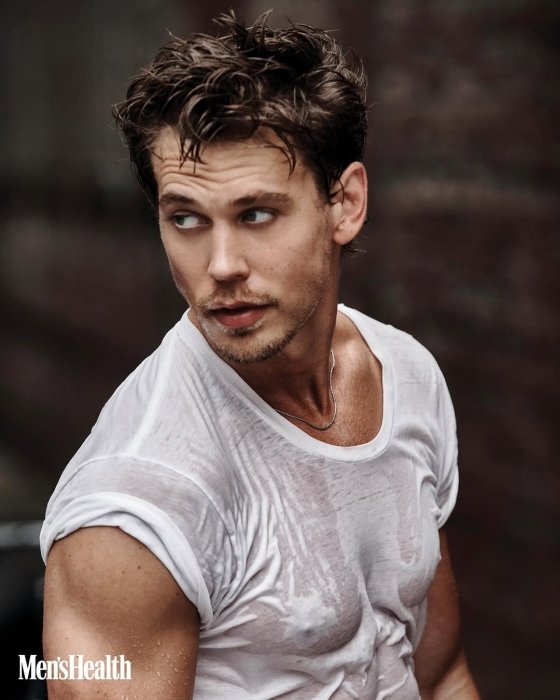 Остін Батлер знявся для відомого чоловічого журналу