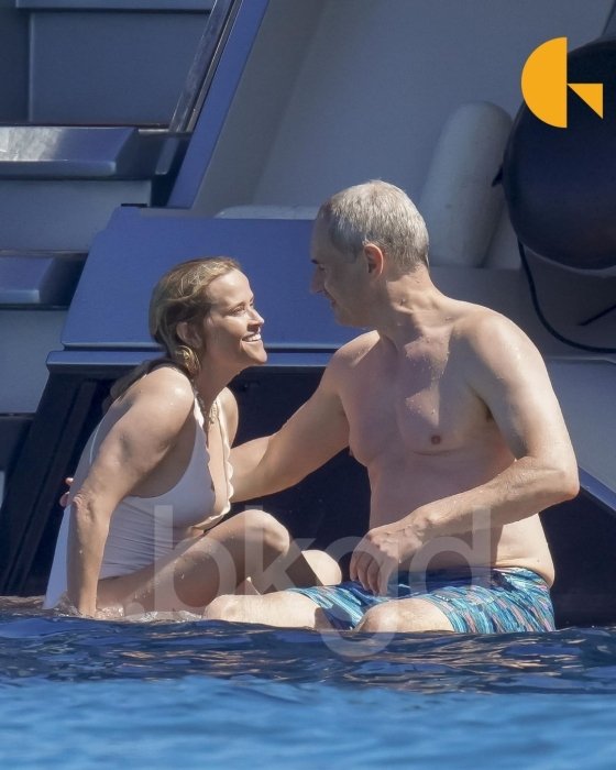 Різ Візерспун заскочили з новим коханим - свіжі фото пари