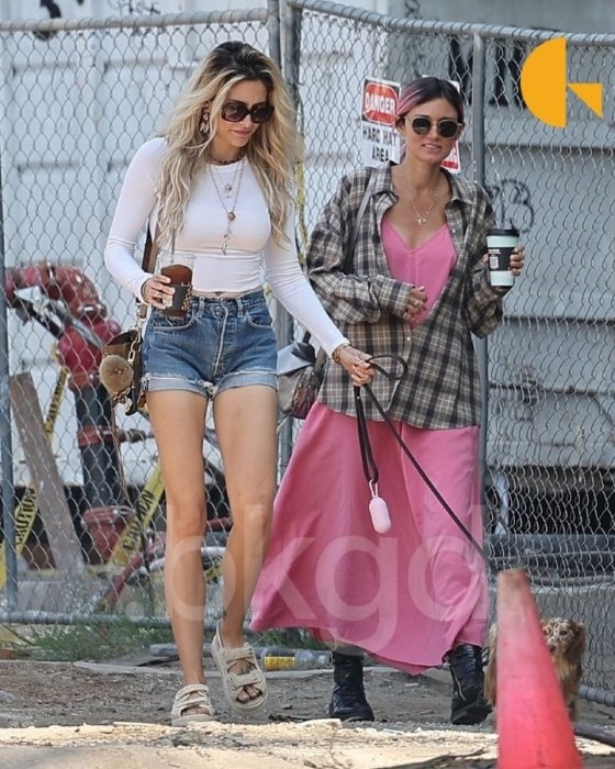 Пэрис Джексон показала повседневный образ — новые фото модели и актрисы