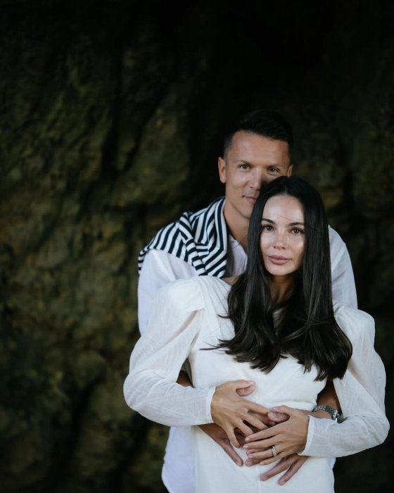 Евгений Коноплянка и его жена, фото