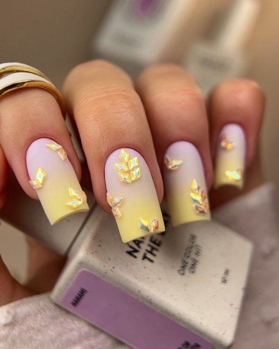 Маникюр для учительницы на 1 сентября, наилучшие идеи