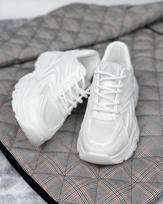 Взуття, яке виглядає дорого - фото