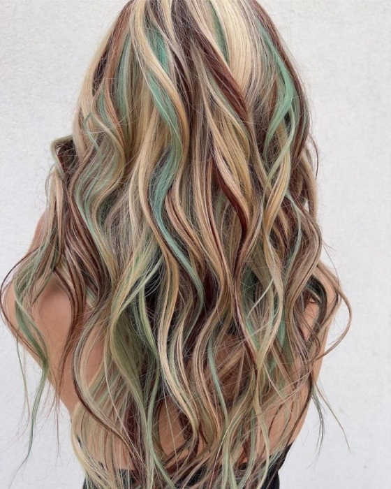 Колорирование волос в блонд, шоколад и зеленый оттенок, фото