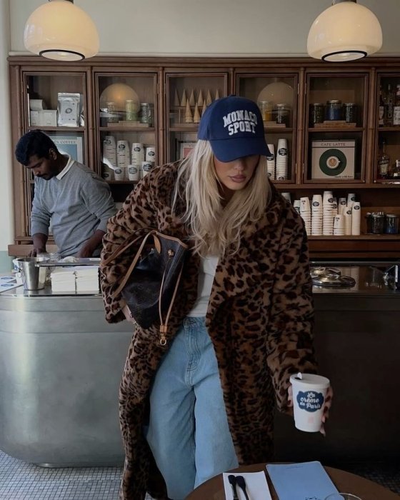 Модные шубы из искусственного меха зима 2025/26.