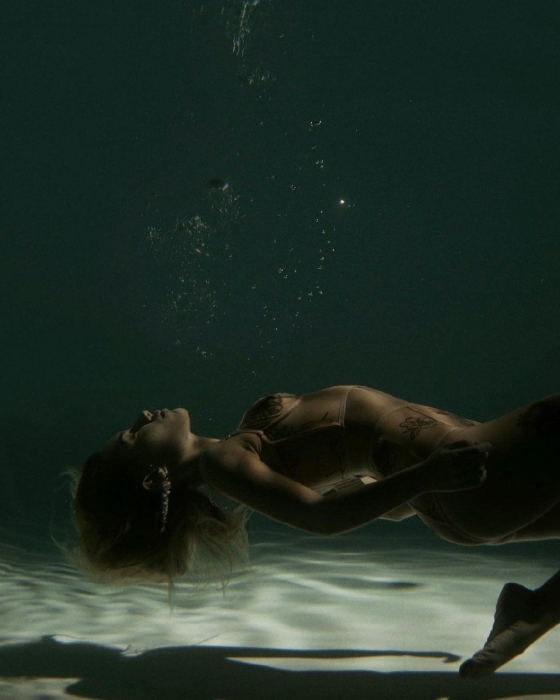 Даша Квиткова фото под водой