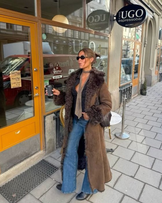 Пальто з хутряним коміром, фото