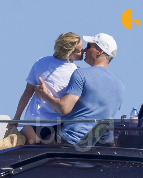 Різ Візерспун заскочили з новим коханим - свіжі фото пари