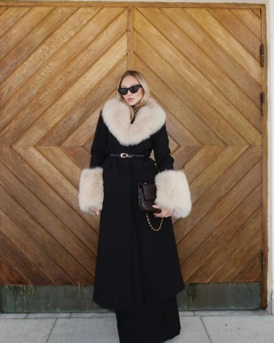 Пальто з хутряним коміром, фото