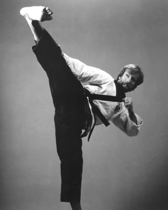 Чак Норис умер в 86 лет