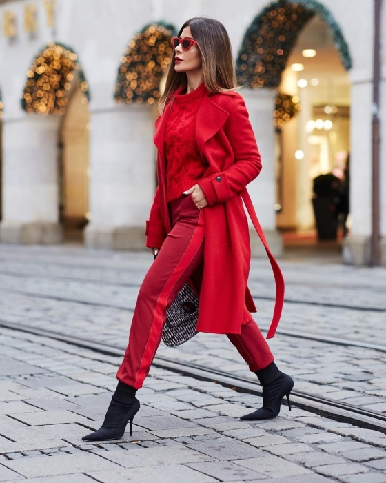 Червоний колір став головним трендом осені 2023 року: модні ідеї образів, які надихнуть вас частіше носити цей колір - фото №10