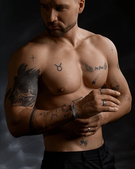 Юрий Савранский без футболки, фото